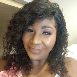 Meet your Posher, Olennia